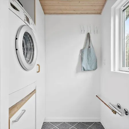 Semesterbostad R963-rodvig-skovstumperne-3 *